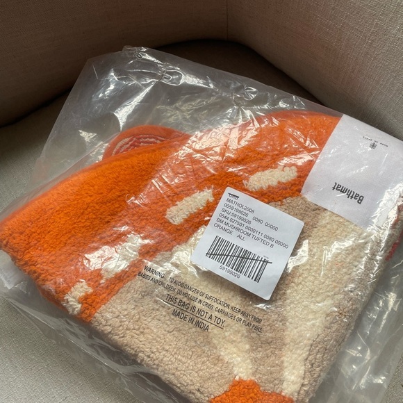 NWT Urban Outfitters Home Mushroom Tufted Shag Bath Mat - Picture 13 of 13